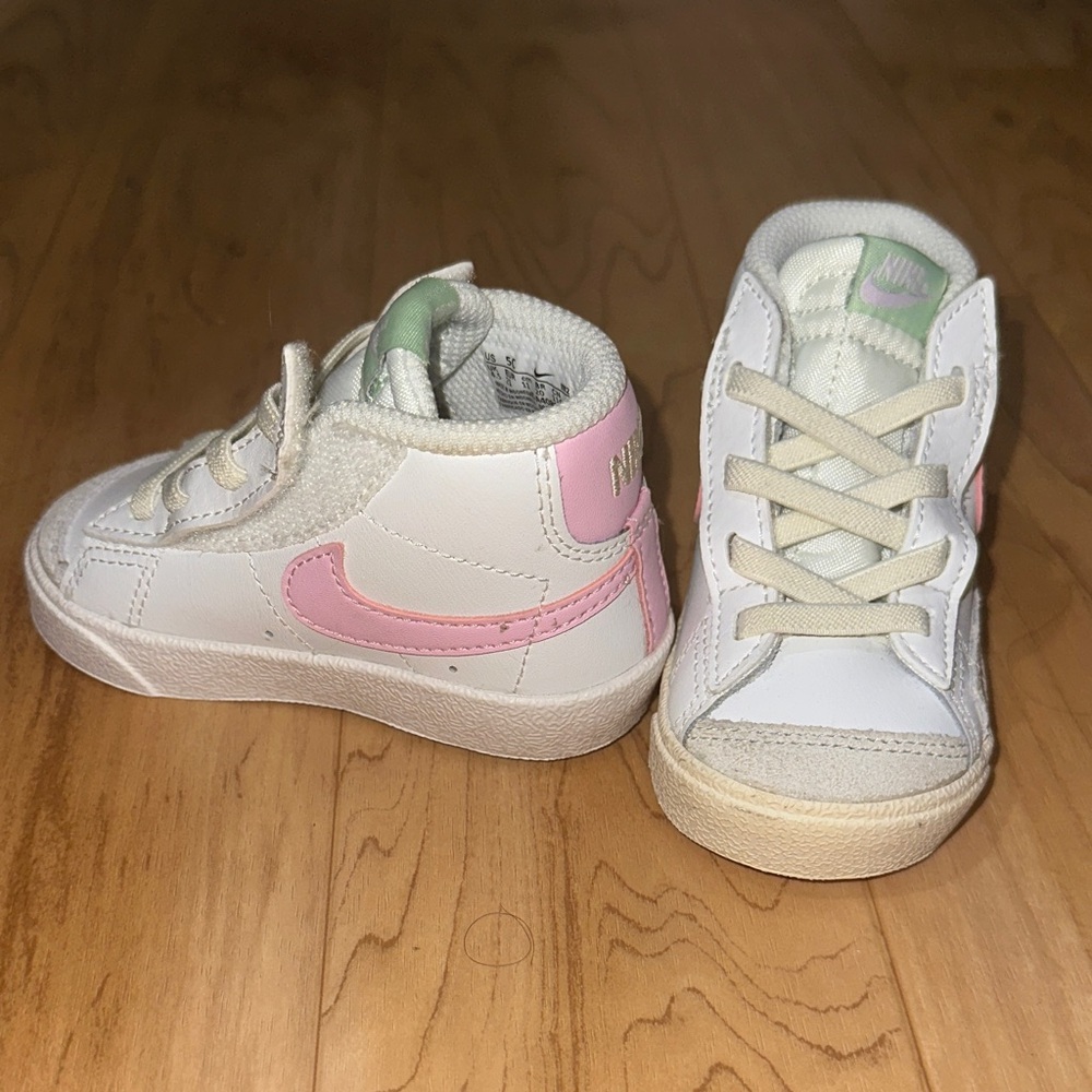Nike Kids White and Cream Sneakers